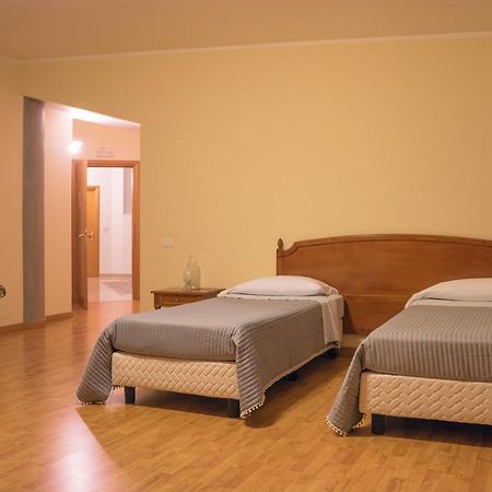 Ruggiero Park Hotel Vallo della Lucania Exteriör bild