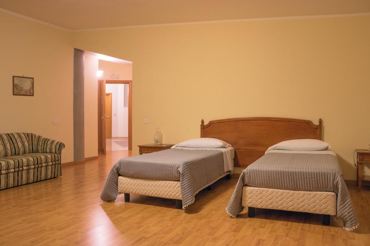 Ruggiero Park Hotel Vallo della Lucania Exteriör bild