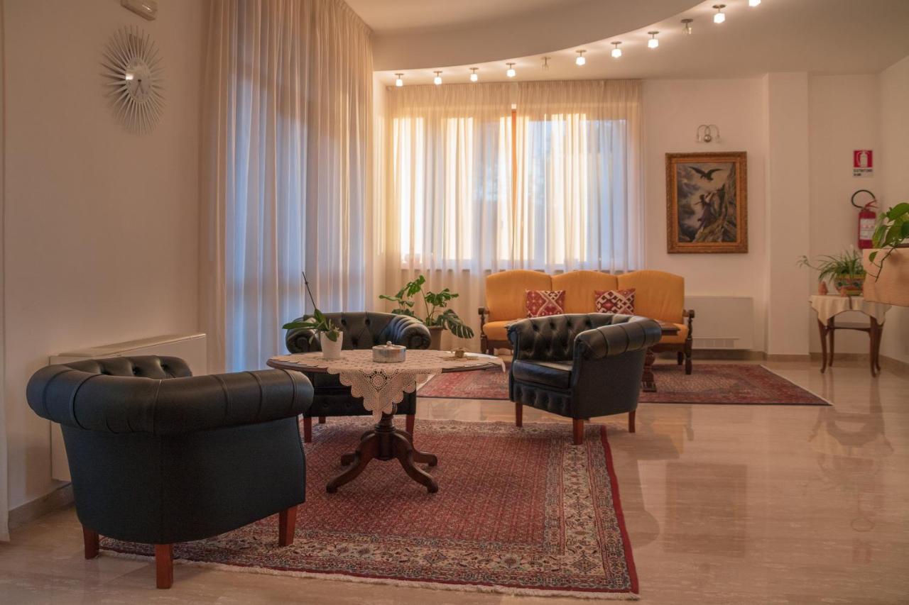 Ruggiero Park Hotel Vallo della Lucania Exteriör bild