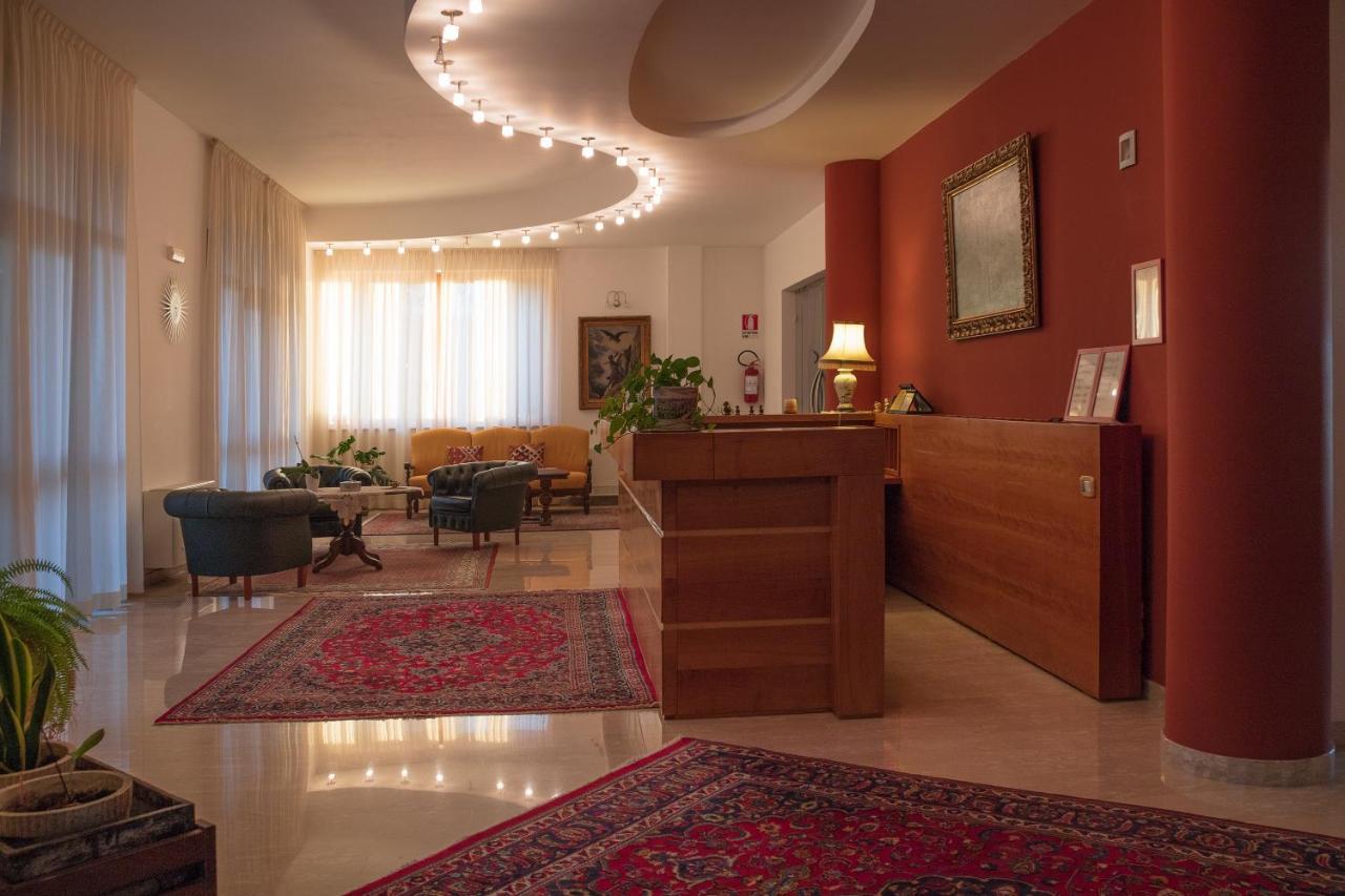 Ruggiero Park Hotel Vallo della Lucania Exteriör bild